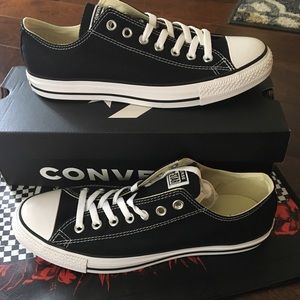New black men’s converse!